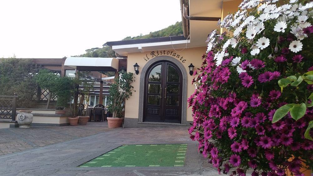 Hotel Villa Degli Angeli كاستل غاندولفو المظهر الخارجي الصورة
