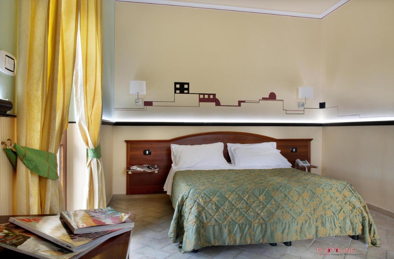 Hotel Villa Degli Angeli كاستل غاندولفو المظهر الخارجي الصورة